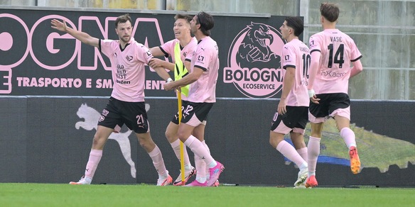Serie B, il Palermo vince ancora. Otto gol in Sassuolo-Sudtirol