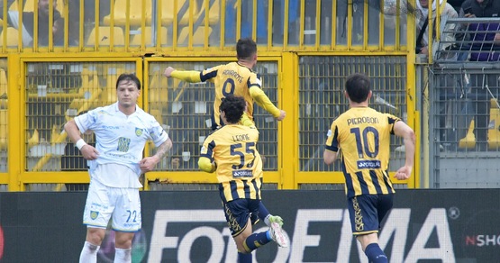 Serie B, la Juve Stabia torna al successo. Frosinone ko nello scontro diretto con il Sudtirol