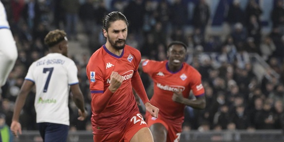 Adli e Beltran puniscono la Lazio, palo di Pedro al 99': la Fiorentina sale al sesto posto. Rivivi la diretta