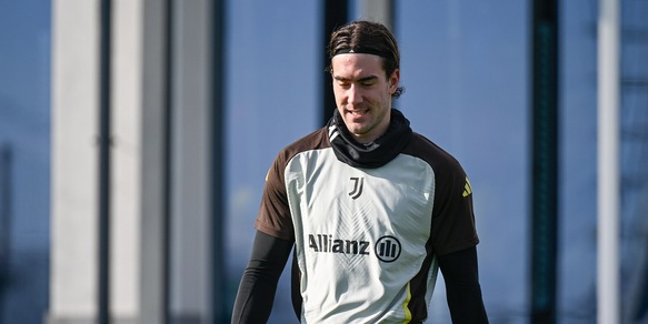 28 gennaio, Vlahovic: compiere 25 anni e rompere con la Juve e con Motta