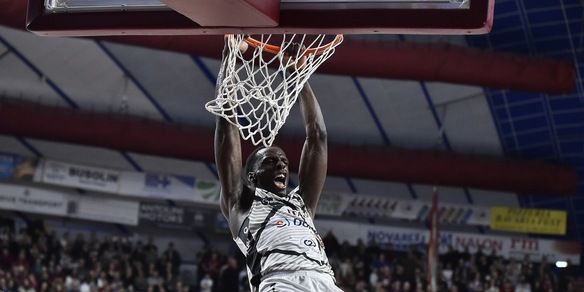 Trento e Tortona doppio ko, Sassari la prima vittoria è amara