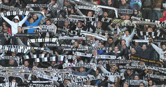 Udinese-Venezia, assalto al treno degli ultras: ci sono dei feriti