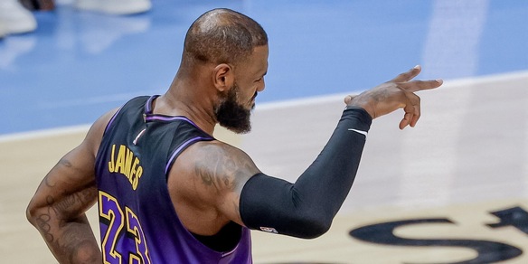 Nba, Celtics sempre più primi. Doncic in panchina, i Lakers vincono il derby: i risultati