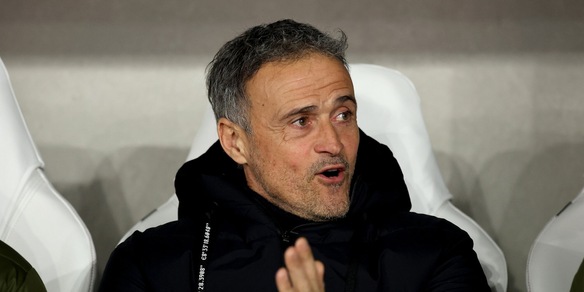 Psg, ufficiale il rinnovo di Luis Enrique: ha firmato fino al 2027