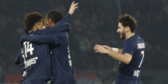 Kvaratskhelia illumina il Psg: primo gol in Ligue 1 e Monaco ko