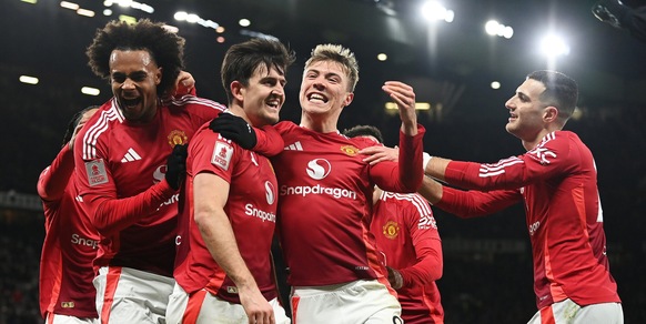 FA Cup, il Manchester United all'ultimo respiro sul Leicester: in gol Zirkzee, debutto per Dorgu