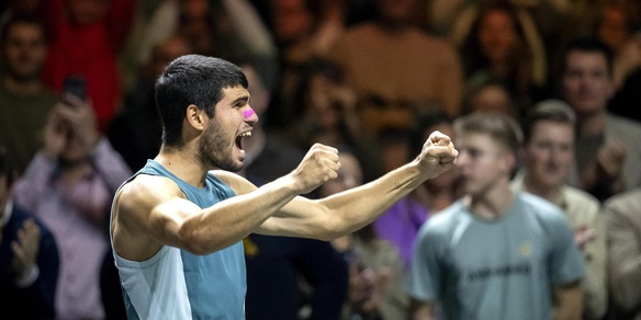 Alcaraz show a Rotterdam: conquista il primo titolo del 2025, De Minaur ko in tre set
