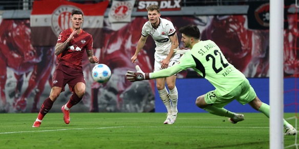 Bundesliga, il Lipsia piega il St.Pauli e vola al quarto posto. Pari tra Kiel e Bochum