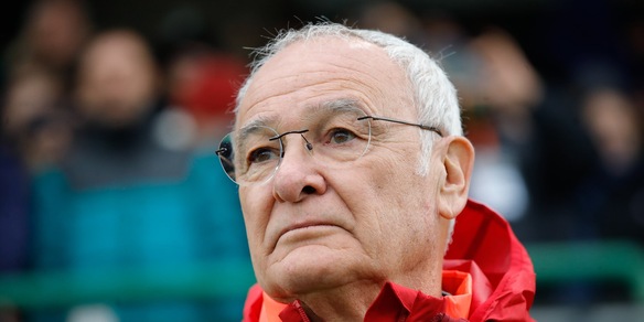 Ranieri si arrabbia: “Dirò ai Friedkin di spendere di più, così ci squalificano”. Poi lascia l’intervista