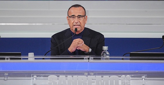 “L’intervento di Papa Francesco una patacca?”. Carlo Conti blasta l’ipotesi con una metafora calcistica