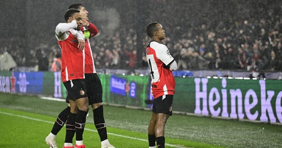 Il Milan cade contro il Feyenoord: papera di Maignan e gol di Paixao