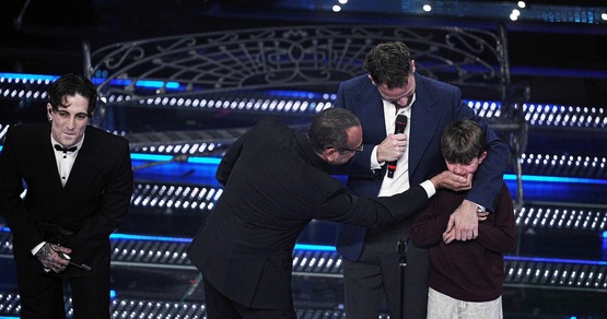 Alessandro Borghi: "Il bambino di Sanremo non è mio nipote". Ecco chi è Vittorio