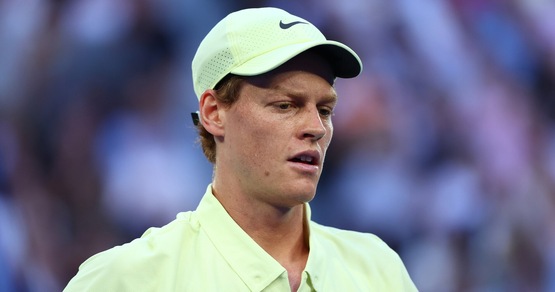 Sinner, dagli allenamenti "in incognito" al doppio divieto: cosa (non) dovrà fare