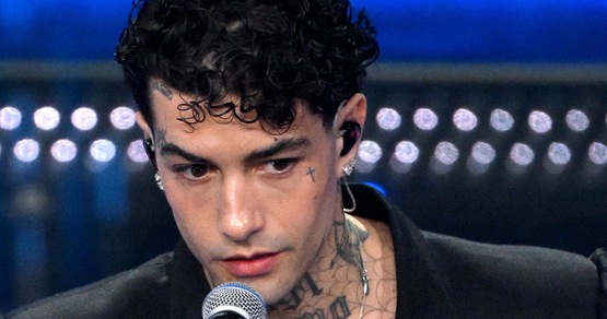 Tony Effe salta Domenica In: la fuga da Sanremo e il presunto litigio con Elodie