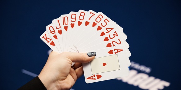 Cos’è il counterfeit nel poker: significato e spiegazione