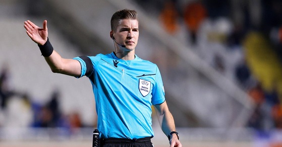 Roma-Porto, chi è l'arbitro designato dalla Uefa dopo le polemiche dell'andata