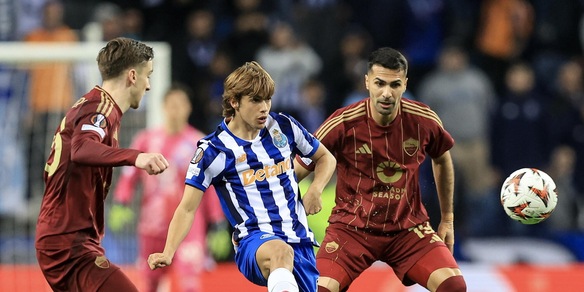 Roma, il "bis" contro il Porto vale gli ottavi. E il Fenerbahce di Mourinho...