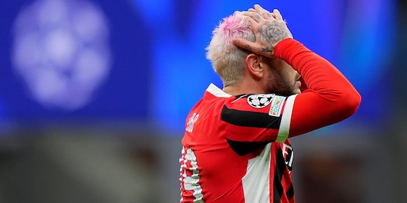 Theo Hernandez chiede scusa: "Immensa frustrazione. Ci rialzeremo tutti insieme"