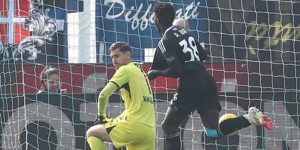 Il Napoli di Conte crolla a Como, decide Diao. L'Inter resta a +1 e sabato c'è lo scontro diretto. Rivivi la diretta