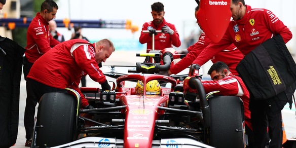 Come sono andati i primi test Ferrari: tutto sui giri in pista di Hamilton e Leclerc