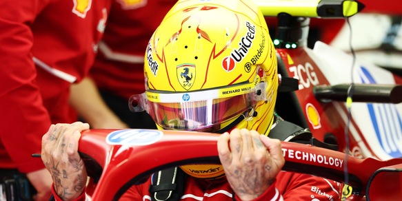 F1, solo Sainz davanti alle Ferrari di Hamilton e Leclerc nella seconda giornata di test in Bahrain