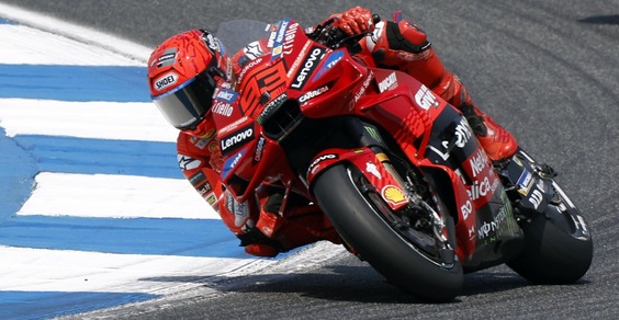 MotoGp, Marc Marquez vince la Sprint in Thailandia. Bagnaia terzo