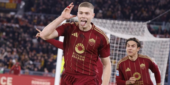 La Roma rimonta il Como: decisivi Saelemaekers e Dovbyk