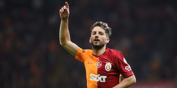 Mertens pensa al ritiro dal calcio: la rivelazione al tecnico Buruk