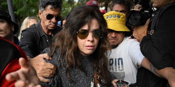 Processo Maradona, la denuncia della figlia Dalma: “Omicidio”. E c’è un caso pm