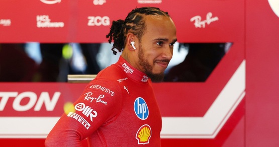 Hamilton non fa drammi: "Devo adattarmi alla Ferrari, sto imparando"