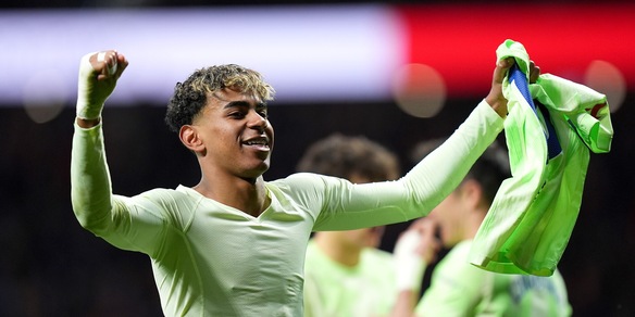 Il Barcellona ribalta l’Atletico e riacciuffa in vetta il Real Madrid