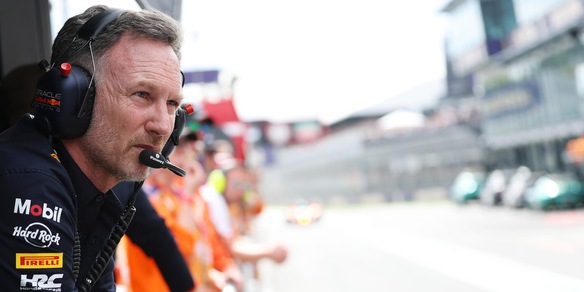 Horner e la frase che prende in giro la Ferrari: "Quando piove...". È già alta tensione