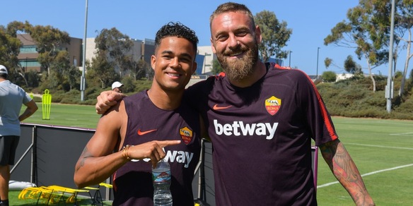 Kluivert su De Rossi: "Leggenda e grande persona. A volte mi scrive..."