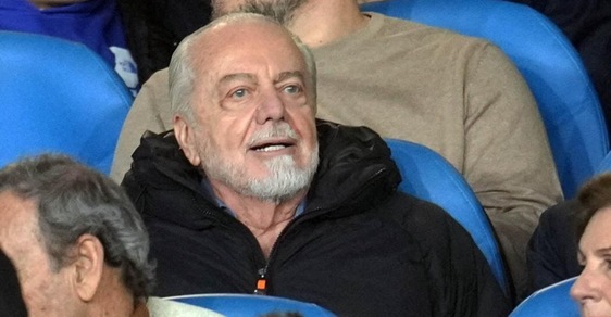 Napoli, De Laurentiis: "Fra un anno via da Castel Volturno. Il Maradona ha dei problemi"