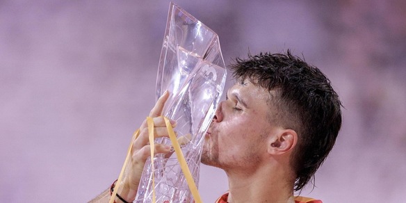 Mensik e l'incredibile retroscena sul trionfo a Miami: ringrazia "l'arbitro che era a pranzo"