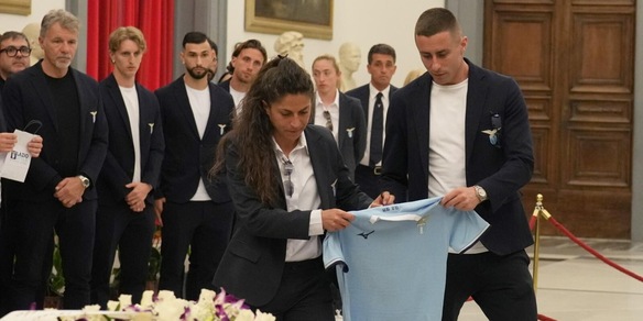 La Lazio omaggia Suor Paola: maglia speciale alla camera ardente