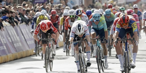 Incredibile tragedia al "We Ride Flanders": morti due corridori