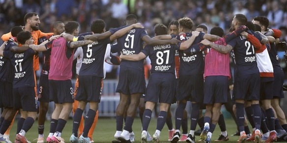 Il Psg è campione di Francia: Kvaratskhelia decisivo nel trionfo contro l'Angers