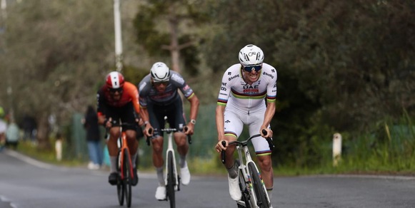 Pogacar, appuntamento con il mito