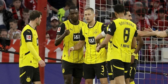 Bundesliga, pari tra Bayern Monaco e Borussia Dortmund. Il Leverkusen non ne approfitta
