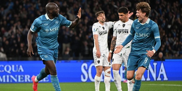 Serie A, Napoli show contro l'Empoli: doppietta McTominay e poi Lukaku