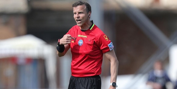 Serie A, gli arbitri della 33a giornata: Monza-Napoli a La Penna, Pairetto per Roma-Verona