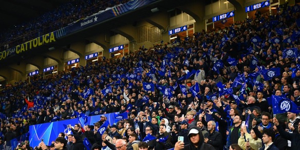 Ruba l'uovo di Pasqua prima di Inter-Bayern: tifoso finisce nei guai