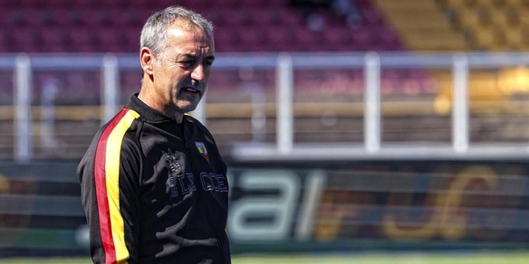 Lecce, fiducia a Giampaolo e squadra in ritiro verso l'Atalanta