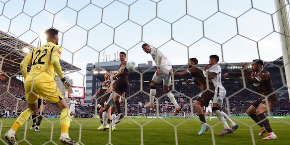 Bundesliga, non basta Schick : il Bayer Leverkusen frena ancora. Tris del Borussia Dortmund