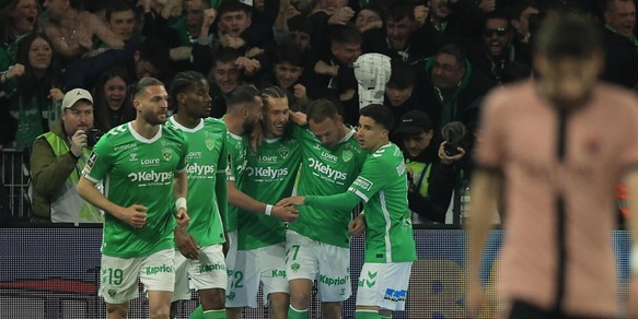 Ligue 1, il Saint-Etienne vince il derby contro il Lione. Tre punti anche per Lilla e Nizza