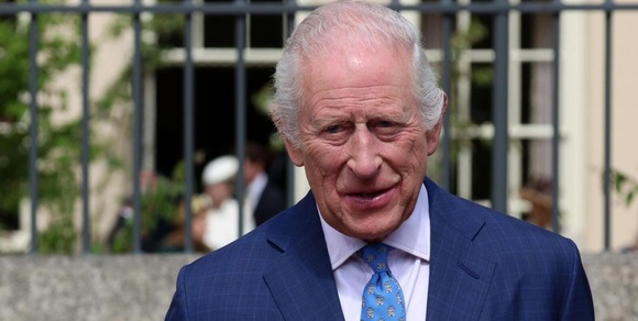 Perché Re Carlo non andrà al funerale di Papa Francesco