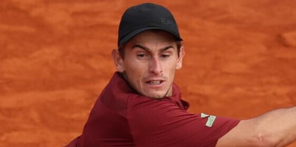 Masters 1000 Madrid, Arnaldi rimonta Coric all'esordio: ora sfiderà Djokovic