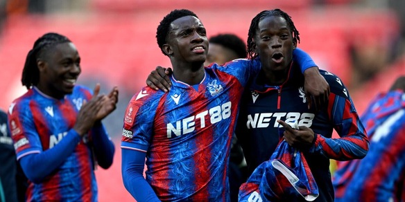 Il Crystal Palace travolge l'Aston Villa e vola in finale di FA Cup