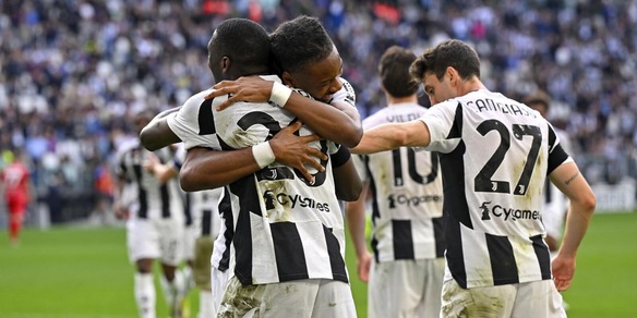 Nico Gonzalez e Kolo Muani stendono il Monza: la Juve è quarta, ma che sciocchezza Yildiz